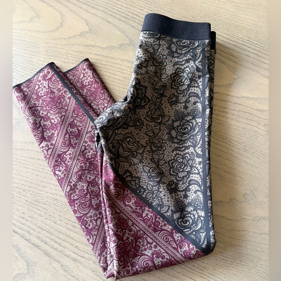 UltraCor floral design two toned Leggings | XS - Picture 3 of 3